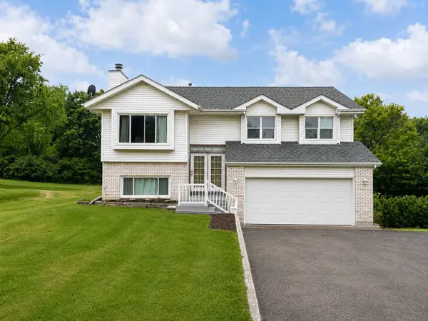 107 King Henry Road, Poplar Grove, IL 61065