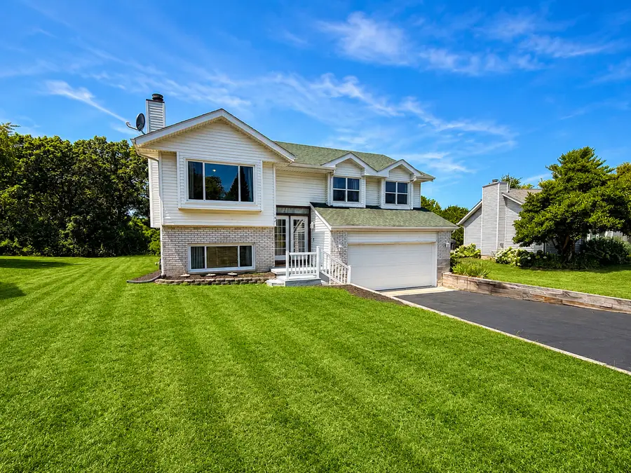 107 King Henry Road, Poplar Grove, IL 61065 - #2