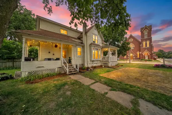 300 N 4th Street, Oregon, IL 61061