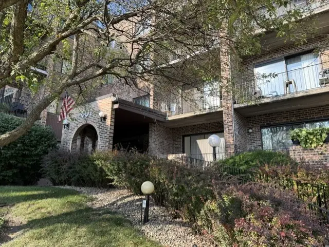 601 W Huntington Commons Road #302, Mount Prospect, IL 60056 - #1