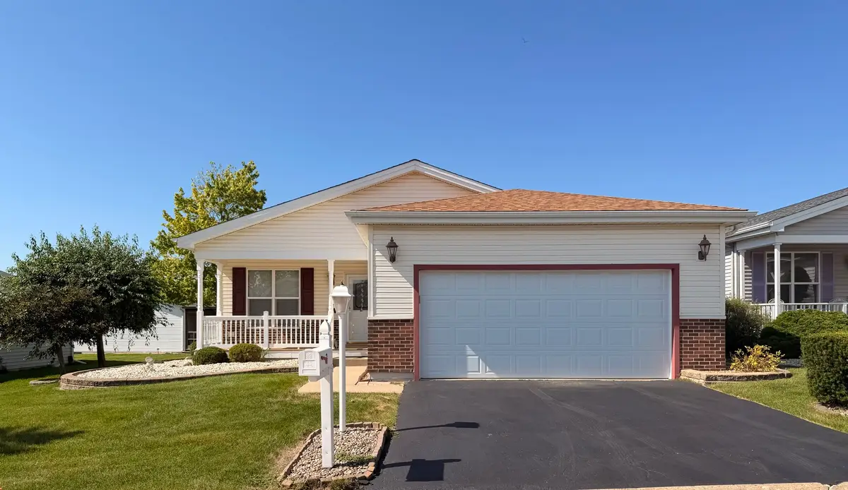 2 Suffolk Way, Grayslake, IL 60030 - #1