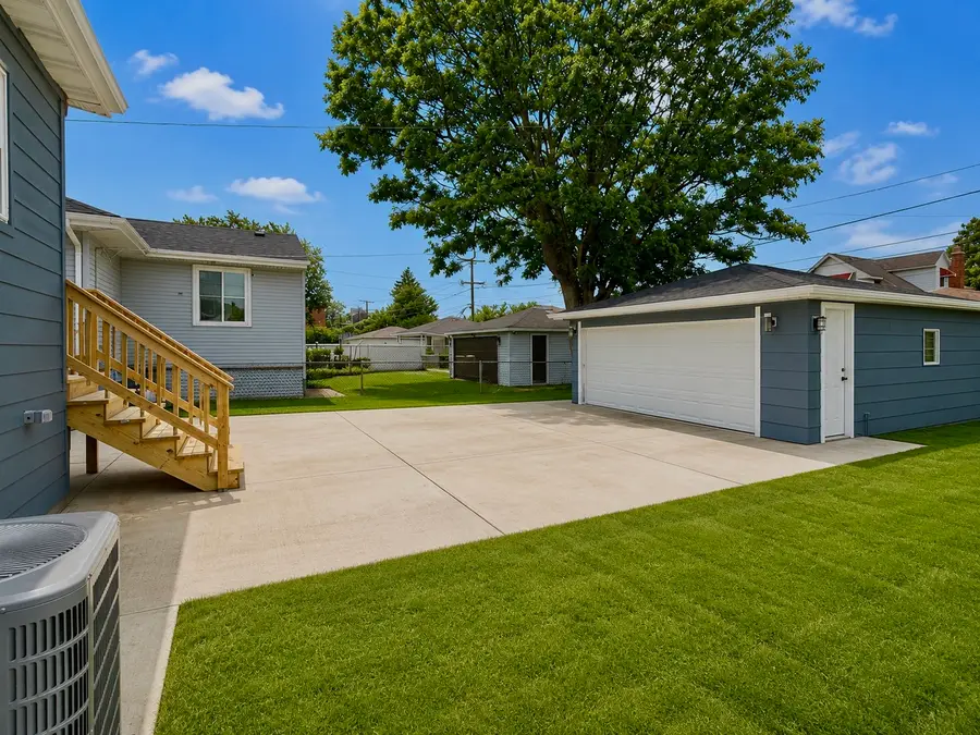 624 S 19th Avenue, Maywood, IL 60153 - #3