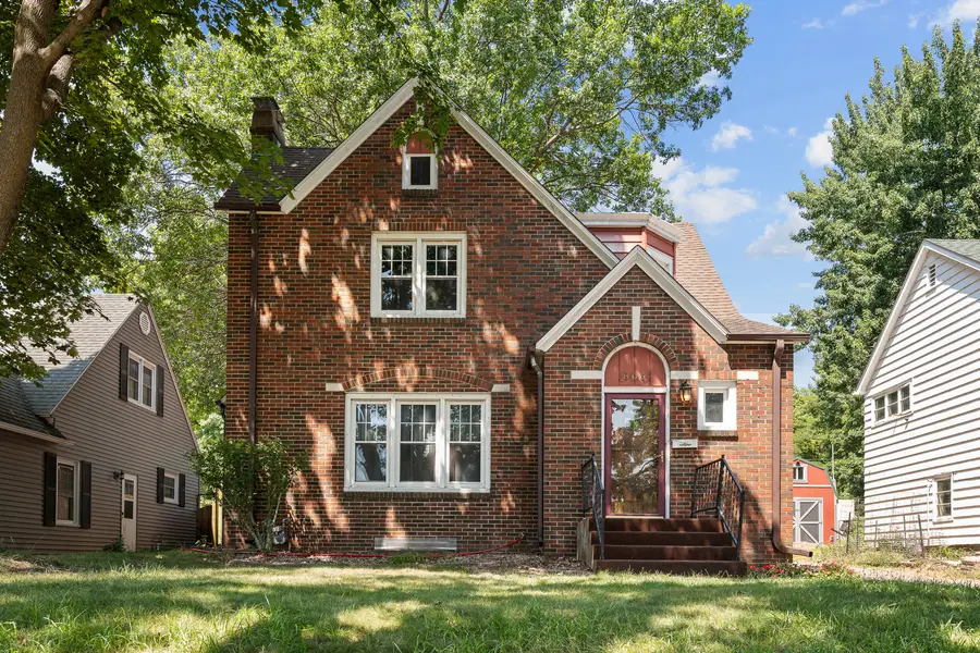 806 N 4th Street, Clinton, IA 52732 - #3
