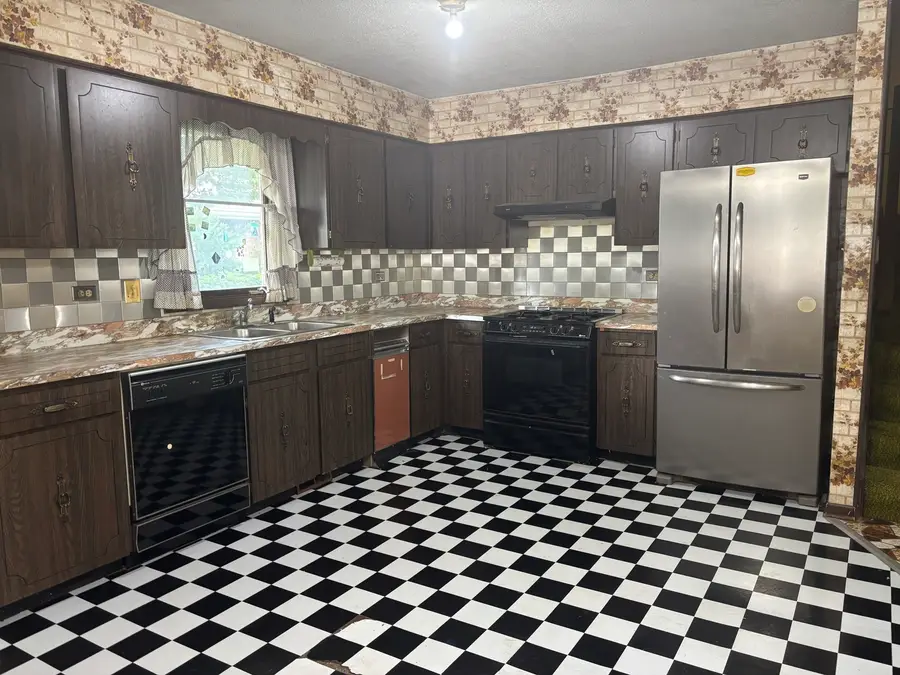 18506 Clyde Avenue, Lansing, IL 60438 - #2