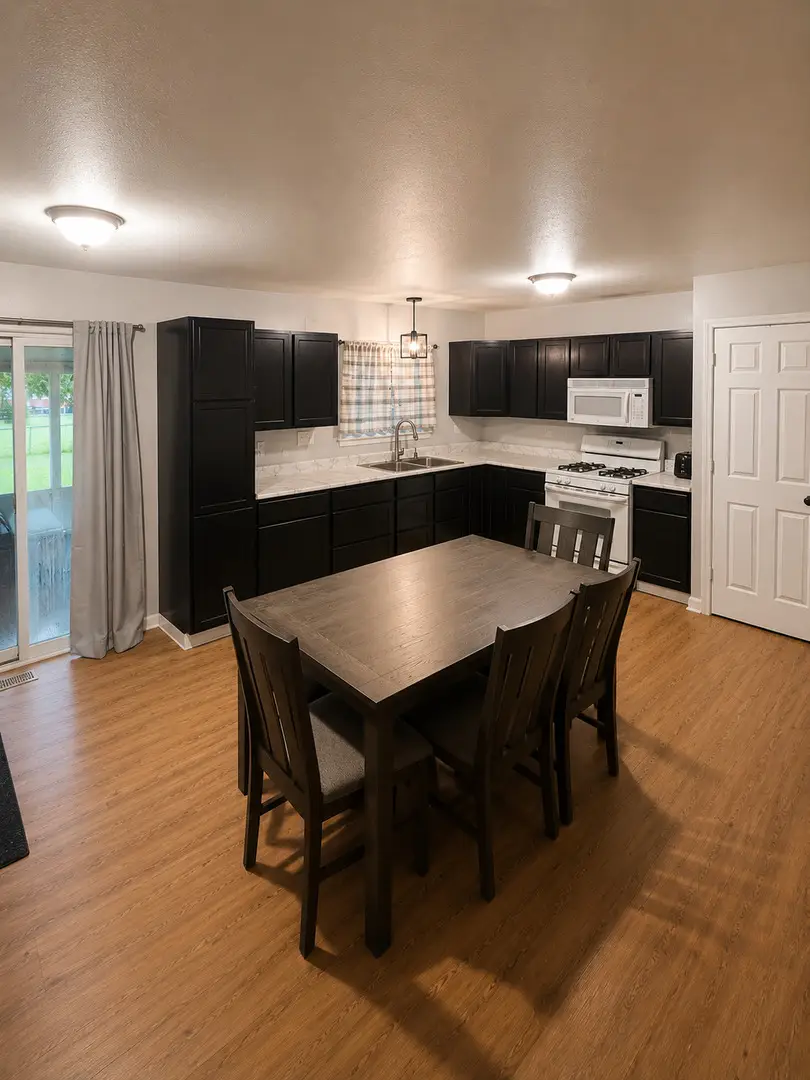 1404 E 20th Street, Sterling, IL 61081 - #2