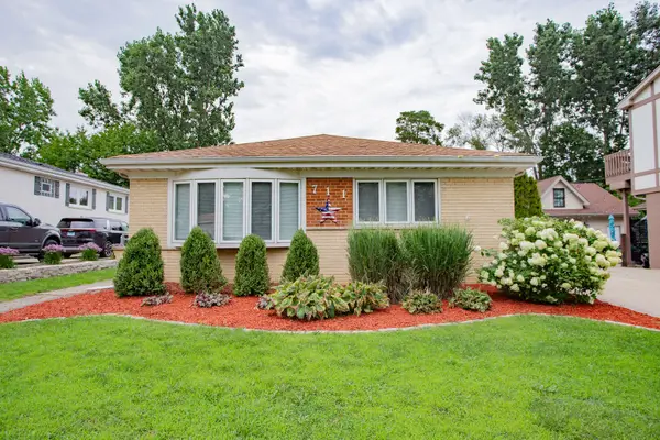 711 Schiller Street, Itasca, IL 60143