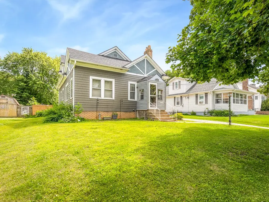 1247 W Logan Street, Freeport, IL 61032 - #2