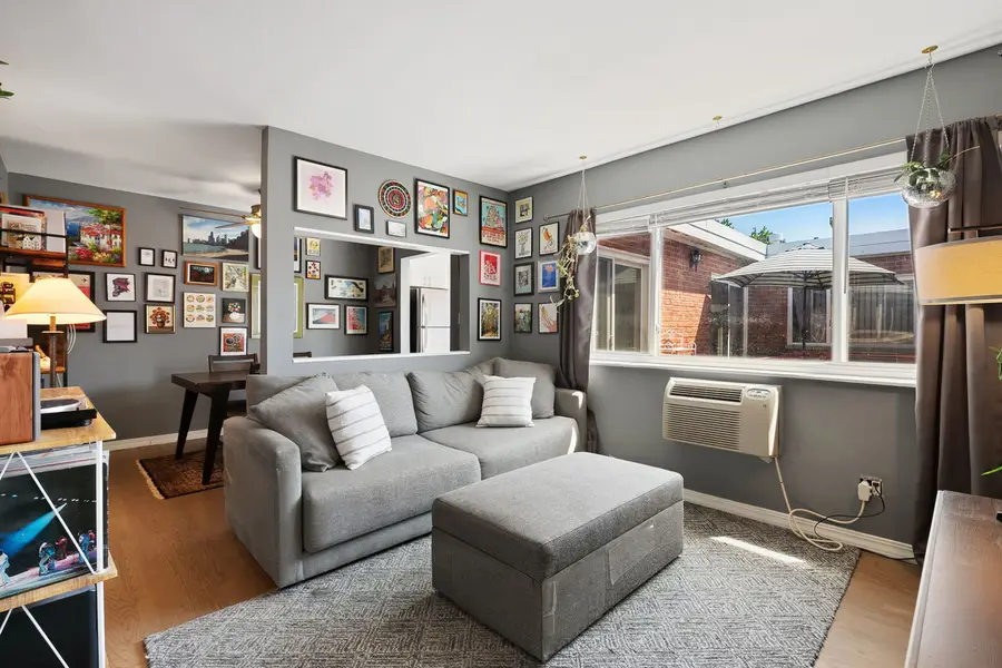 3037 W Montrose Avenue #3A, Chicago, IL 60618 - #2