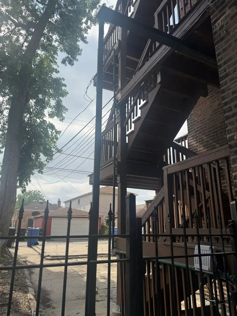 8942 S Blackstone Avenue, Chicago, IL 60619 - #2
