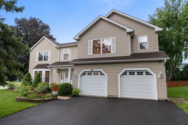 826 Pin Oak Circle, Cary, IL 60013