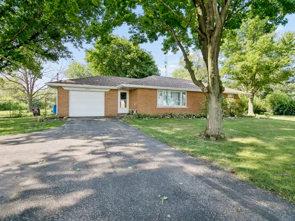 2694 W 3000s Road S, Kankakee, IL 60901