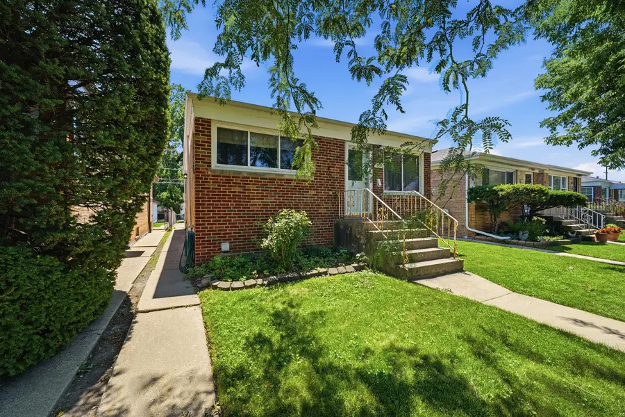 3123 W Howard Street, Chicago, IL 60645 - #3