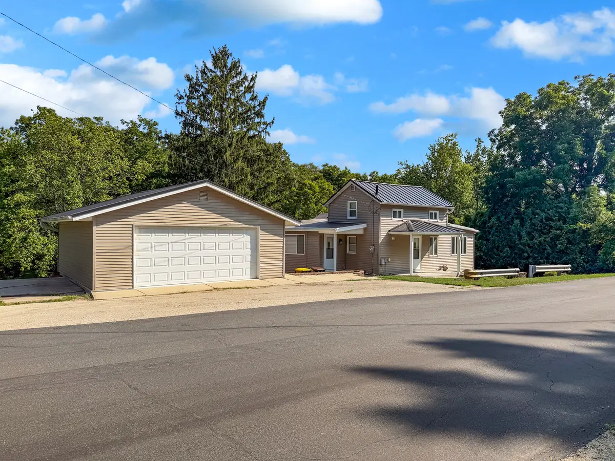 300 E 2nd Street, Orangeville, IL 61060 - #1