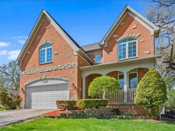 21428 W Crescent Drive, Mundelein, IL 60060