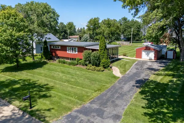 406 W Price Street, Eldridge, IA 52748