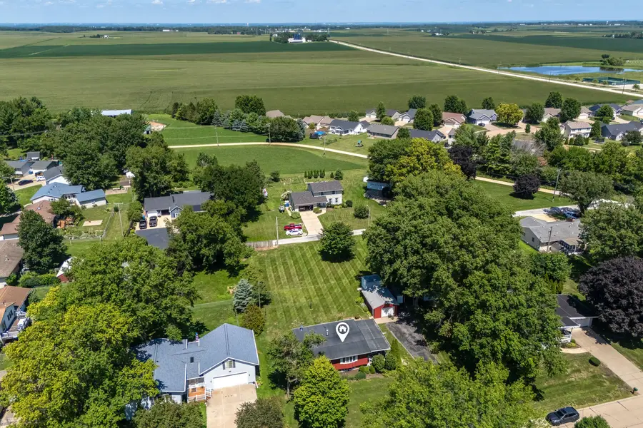 406 W Price Street, Eldridge, IA 52748 - #3
