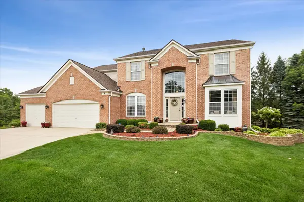 8 Orchid Court, Streamwood, IL 60107
