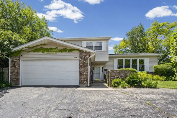 219 W Appletree Lane, Arlington Heights, IL 60004