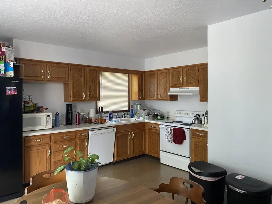 2352-54 Hillandale Road, Davenport, IA 52804 - #3