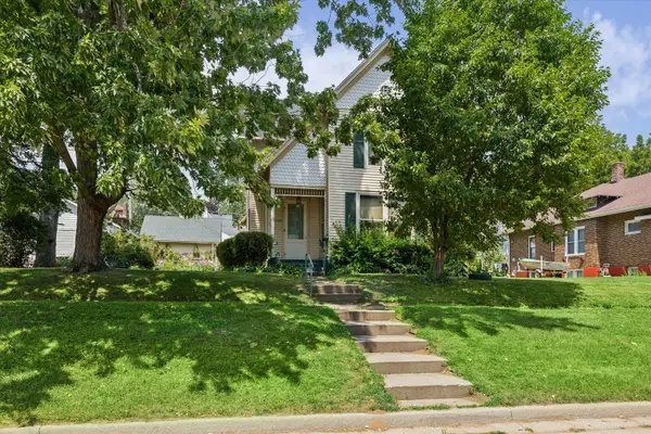 815 12th Avenue, Fulton, IL 61252