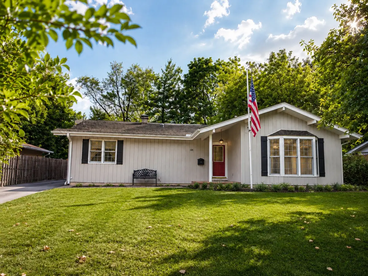 136 E Kimball Avenue, Woodstock, IL 60098 - #1