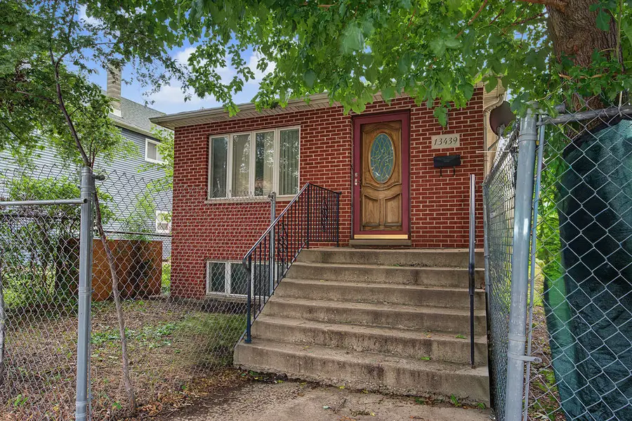13439 S Brandon Avenue, Chicago, IL 60633 - #2