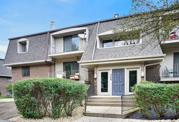 124 E Bailey Road #E, Naperville, IL 60565