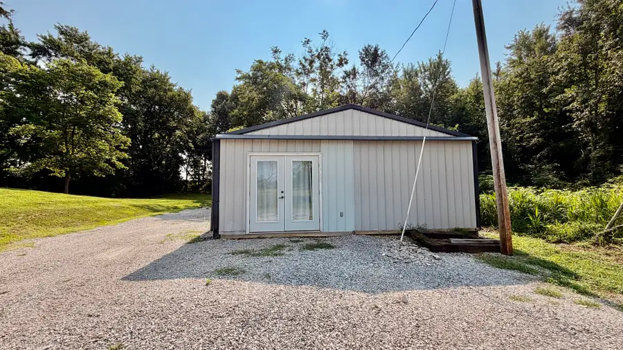 1706 County Highway 13, Xenia, IL 62899 - #2