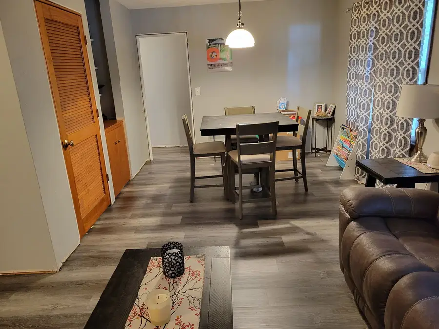 1204 E 20th Street, Sterling, IL 61081 - #3