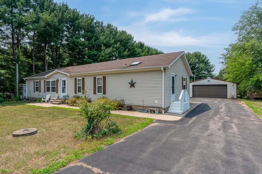 8152 S Charles Street, Savanna, IL 61074 - #2