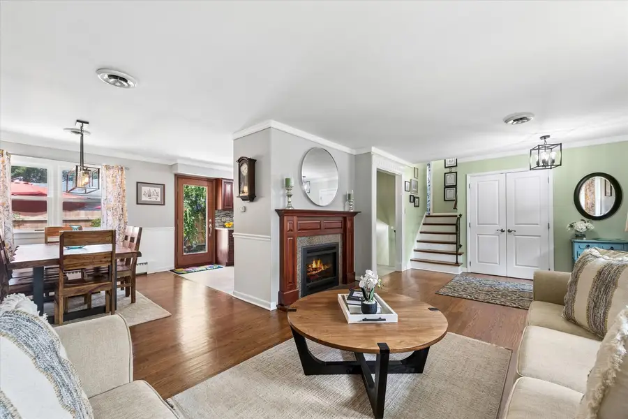 1041 Longmeadow Drive, Glenview, IL 60025 - #3