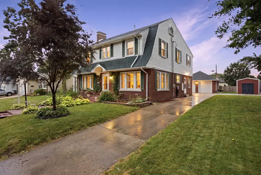 186 N Du Bois Avenue, Elgin, IL 60123 - #2
