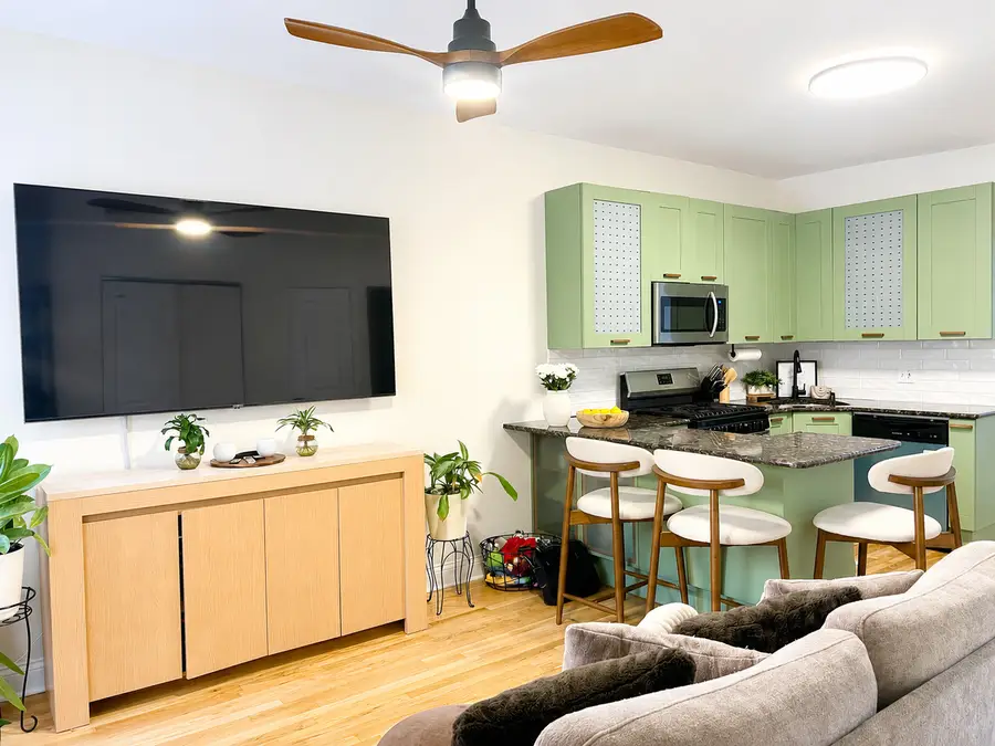 4517 N Central Park Avenue #1E, Chicago, IL 60625 - #2