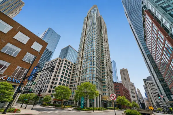 345 N La Salle Drive #1108, Chicago, IL 60654