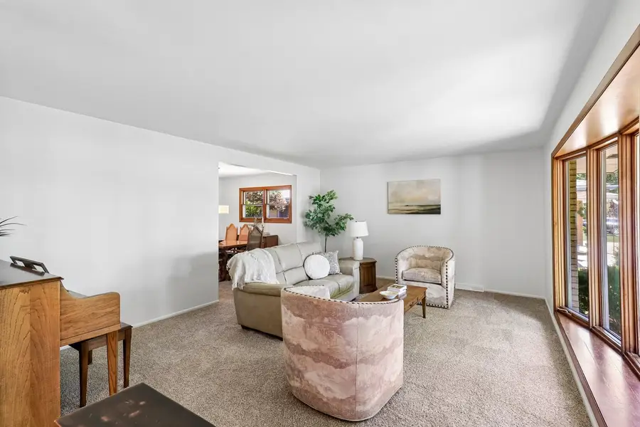 1706 N Aspen Drive, Mount Prospect, IL 60056 - #3