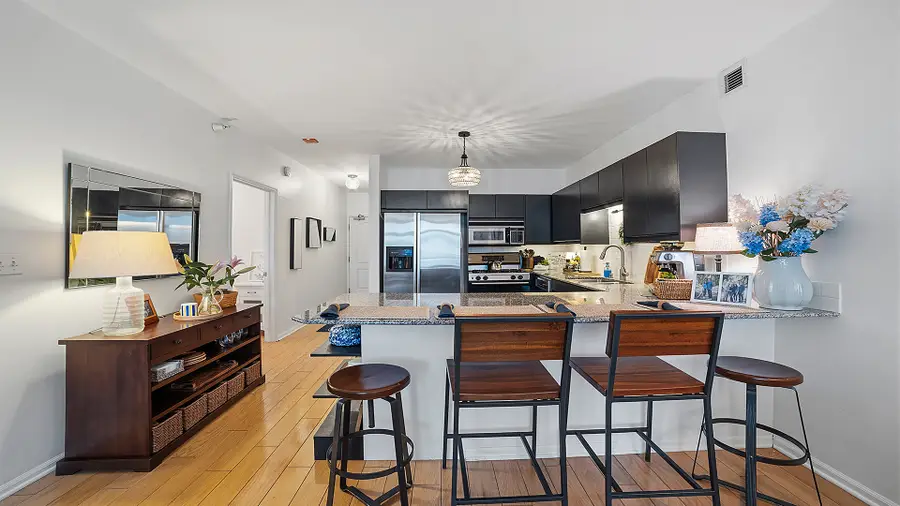21 W Chestnut Street #1306, Chicago, IL 60611 - #3