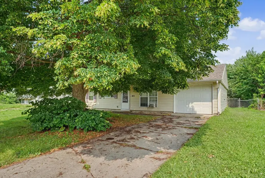 810 Maplepark Drive, Champaign, IL 61821 - #2
