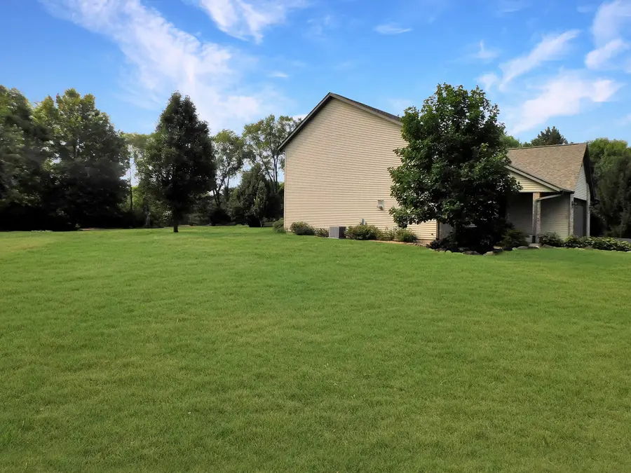 6707 Queenanns Way, South Beloit, IL 61080 - #3
