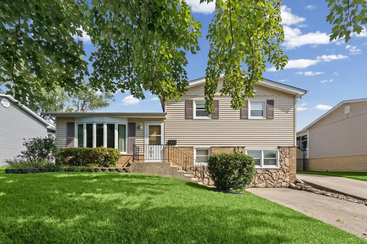 5842 Stuart Lane, Oak Forest, IL 60452 - #1
