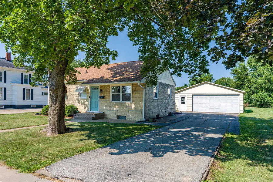 631 N Meadow Street, Geneseo, IL 61254 - #2