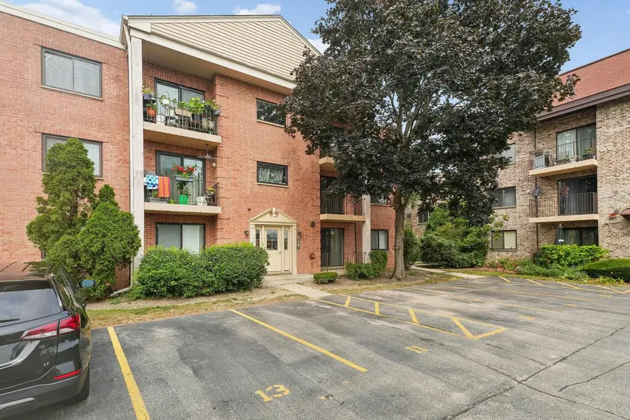 5401 Chateau Drive #4, Rolling Meadows, IL 60008 - #2