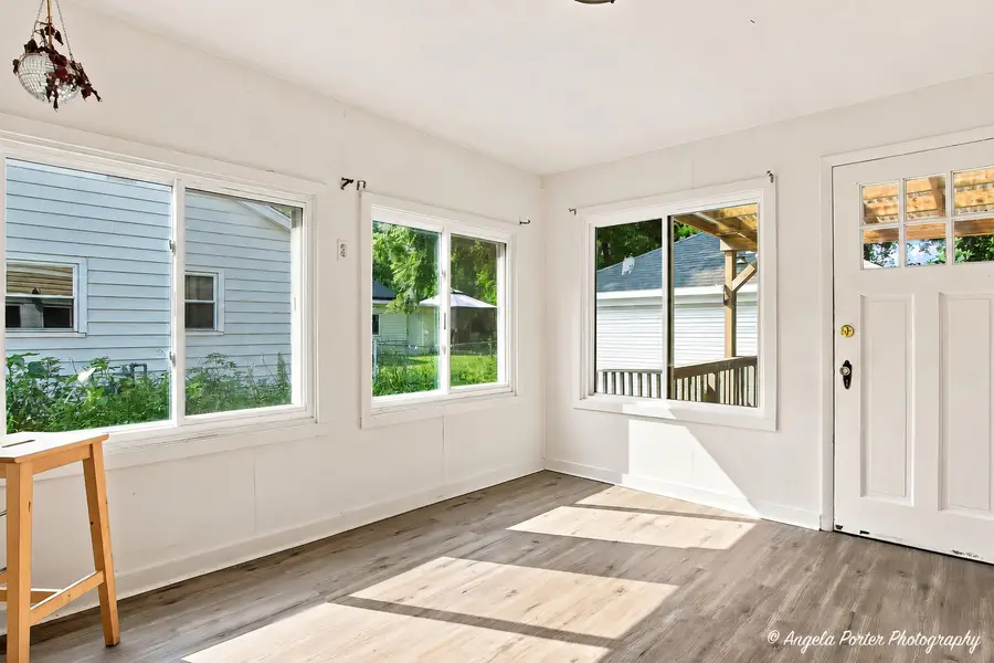663 Pleasant Street, Woodstock, IL 60098 - #2