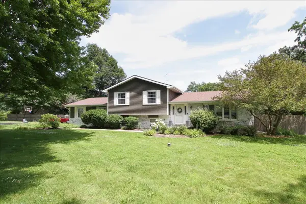 4N681 Brookside West Drive, St. Charles, IL 60175