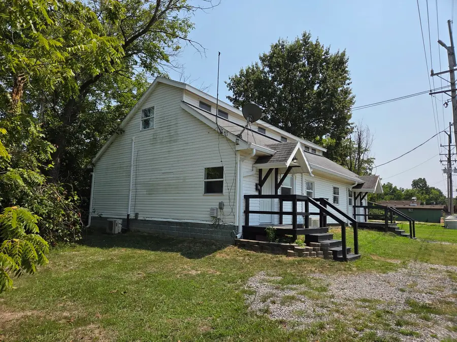 1207 N Market Street, Marion, IL 62959 - #2