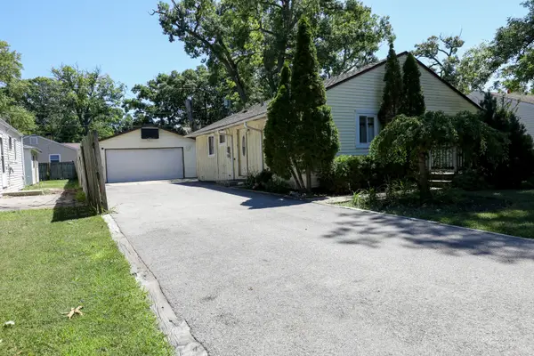 727 Longfellow Lane, Mundelein, IL 60060