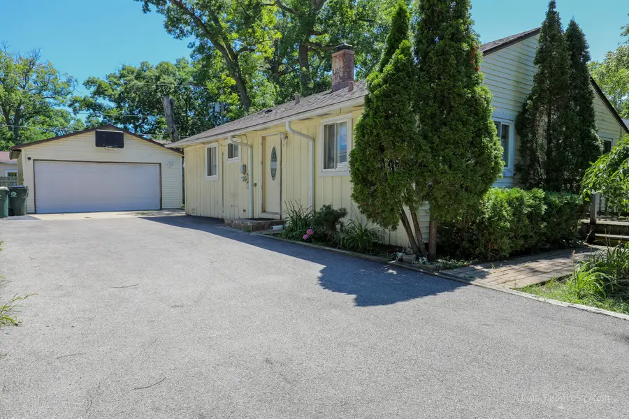 727 Longfellow Lane, Mundelein, IL 60060 - #2