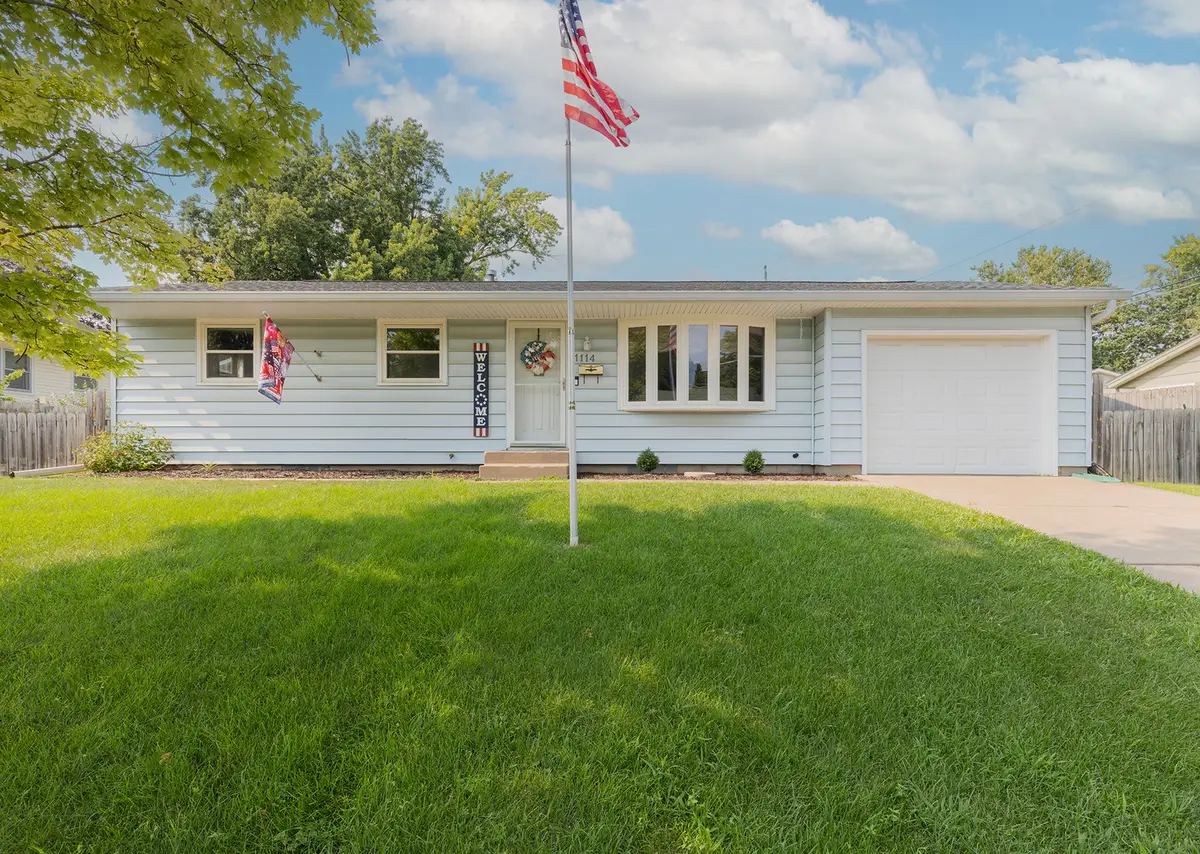 1114 Hillside Drive, Bettendorf, IA 52722 - #1