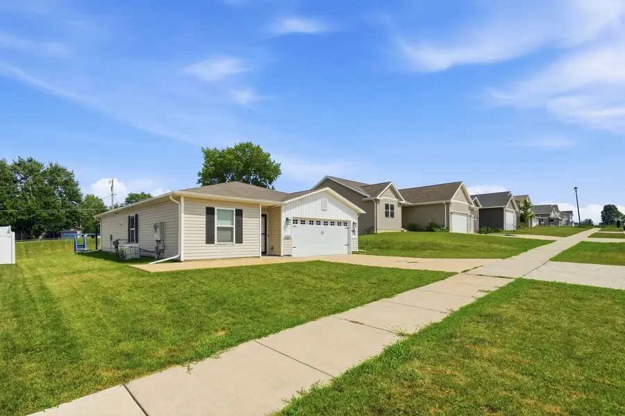 214 14th Avenue, De Witt, IA 52742 - #3