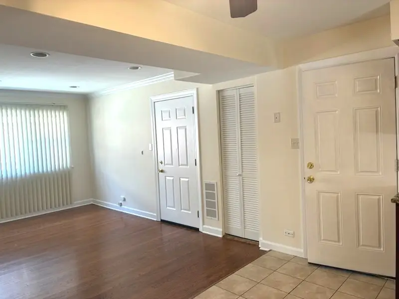 1194 S Kenilworth Avenue #1W, Oak Park, IL 60304 - #2