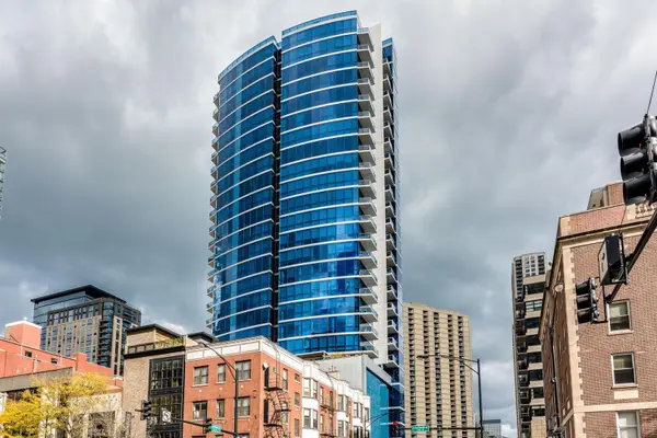 110 W Superior Street #1004, Chicago, IL 60610